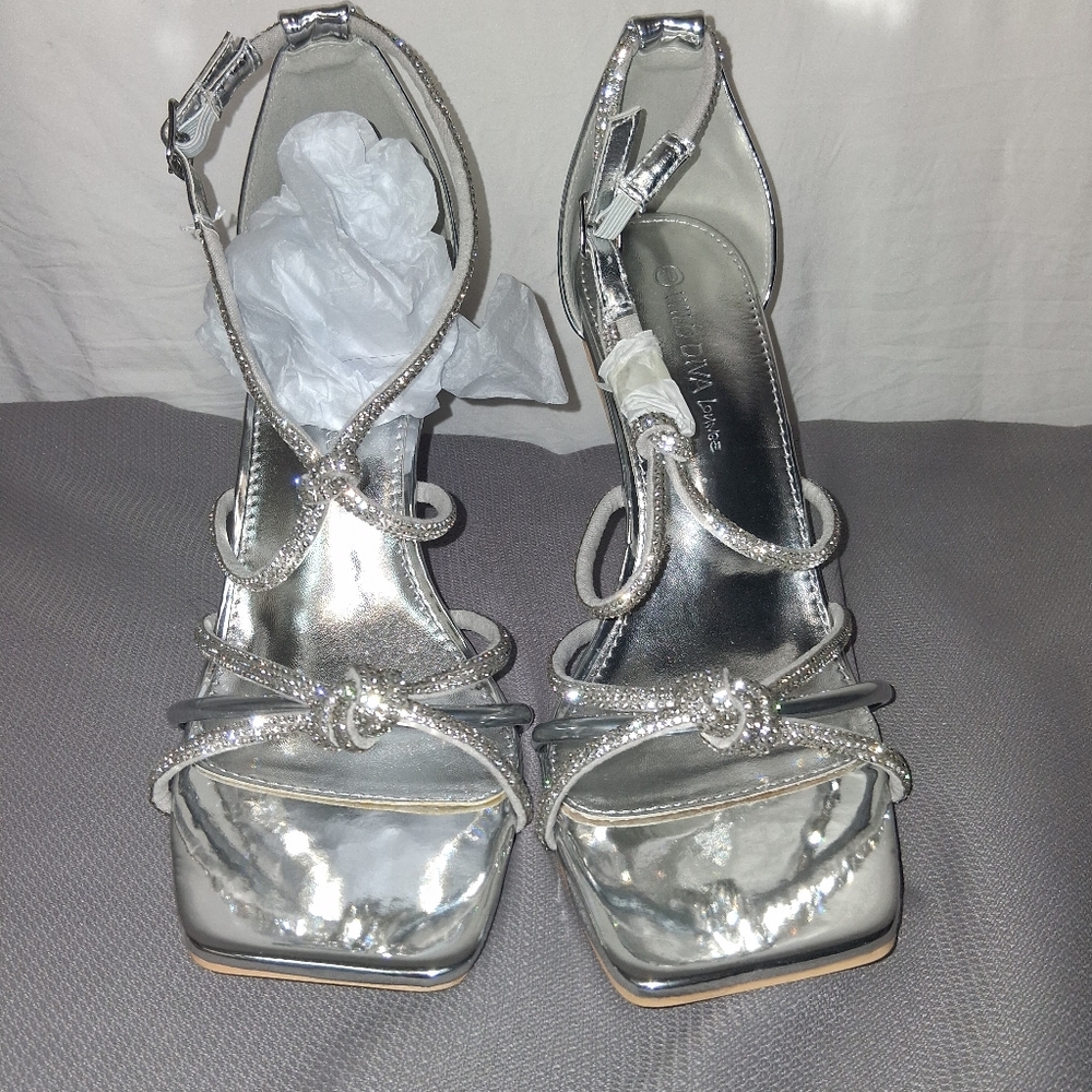 Wild Diva Louges Shiny Silver Strappy Heels Size 10 - Picture 11 of 15